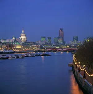 City skyline, including St. Pauls Cathedral, the NatWest Tower and Southwark Bridge City skyline, including St. Pauls Cathedral, the NatWest Tower and Southwark Bridge