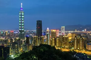 Night Time Gallery: City skyline and Taipei 101 building in the Xinyi district, Taipei, Taiwan, Asia