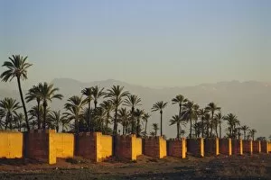 Atlas Mountains Gallery: City walls and Atlas Mountains in the distance