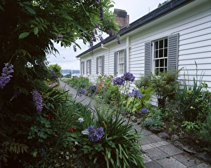 Colonial architecture and gardens Colonial architecture and gardens