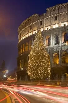 Images Dated 15th December 2006: Colosseum at Christmas time, Rome, Lazio, Italy, Europe