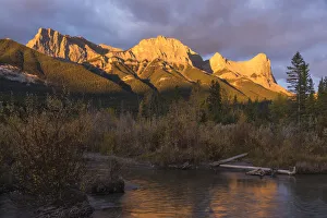Colourful Sunrise over Ha Ling Peak and Mount Lawrence Grassi in autumn, Canmore, Banff Colourful Sunrise over Ha Ling Peak and Mount Lawrence Grassi in autumn, Canmore, Banff