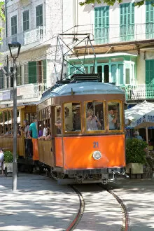 Trams Gallery: Colourful tram in Placa Constitucio, Soller, Mallorca, Balearic Islands