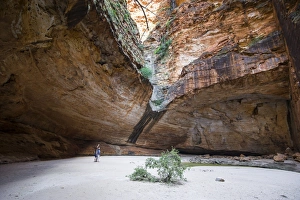 Couple in the Cathedral Gorge in the Purnululu National Park, UNESCO World Heritage Site Couple in the Cathedral Gorge in the Purnululu National Park, UNESCO World Heritage Site