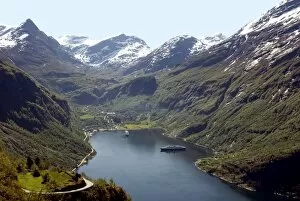 Geiranger Fjord Gallery: Cruise ships at head of Geiranger Fjord, UNESCO World Heritage Site