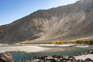 The crystal clear Shyok River in the Khapalu valley near Skardu, Gilgit-Baltistan The crystal clear Shyok River in the Khapalu valley near Skardu, Gilgit-Baltistan