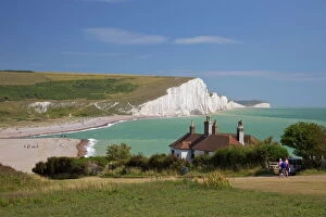 Sussex Collection: Cuckmere Haven, Seven Sisters white chalk cliffs, East Sussex, England