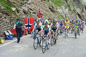 Race Collection: Cyclists including Lance Armstrong and yellow jersey Alberto Contador in the Tour de France 2009