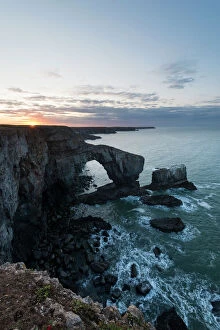Images Dated 15th August 2014: Dawn at Green Bridge of Wales, Pembrokeshire Coast National Park, Wales, United Kingdom