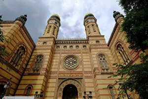 Images Dated 21st August 2015: Dohany Street Synagogue, Budapest, Hungary, Europe