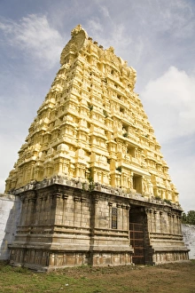 A Dravidinian gopuram (temple gateway) at the Ekambereshwara Temple in Kanchipuram A Dravidinian gopuram (temple gateway) at the Ekambereshwara Temple in Kanchipuram