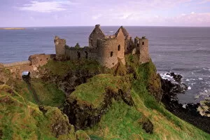 Ireland Collection: Dunluce castle