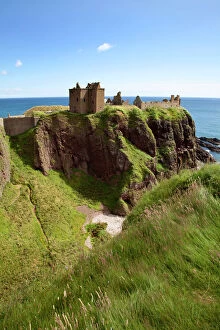 Day Time Gallery: Dunnottar Castle near Stonehaven, Aberdeenshire, Scotland, United Kingdom, Europe
