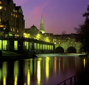 Images Dated 14th August 2012: Dusk over the Pulteney Bridge and River Avon, Bath, UNESCO World Heritage Site, Somerset, England