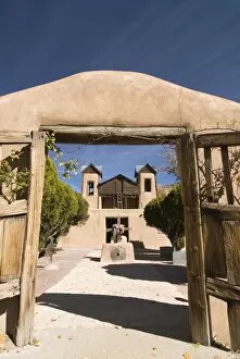 Images Dated 3rd November 2011: El Santuario de Chimayo, built in 1816, Chimayo, New Mexico, United States of America