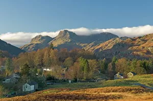 Images Dated 7th January 2000: Elterwater village with Langdale Pikes, Lake District National Park, Cumbria
