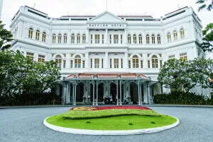Facade Gallery: The famous Raffles Hotel, a Singapore landmark, Singapore, Southeast Asia, Asia