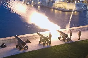 Barracca Gallery: Firing cannon in Barracca Gardens, Valletta, Malta, Europe
