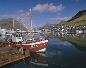 Images Dated 21st September 2009: Fishing boats in Klaksvik harbour, Bordoy island (Nordoyar), Faroe Islands (Faroes)