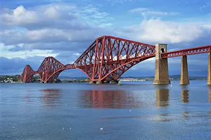 <b class=qtipBold><figcaption>Forth Railway Bridge</figcaption></b><br>Forth Railway Bridge, Queensferry, near Edinburgh, Lothian, Scotland, United Kingdom, Europe<br><em>© Robert Harding 2008 - All Rights Reserved</em> Forth Railway Bridge