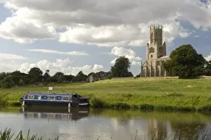 Images Dated 24th July 2007: Fotheringhay church and the River Nene, Northamptonshire, England, United Kingdom, Europe