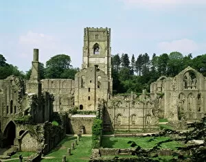 Churches Gallery: Fountains Abbey, UNESCO World Heritage Site, Yorkshire, England, United Kingdom, Europe
