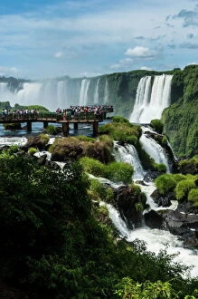 Images Dated 22nd January 2011: Foz de Iguazu (Iguacu Falls), the largest waterfalls in the world, Iguacu National Park