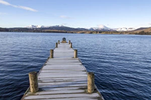 Lake Windermere Gallery: Frost covered jetty at the north end of Windermere near Ambleside, with rugged snow