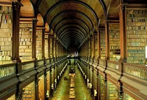 Ireland Collection: Gallery of the Old Library