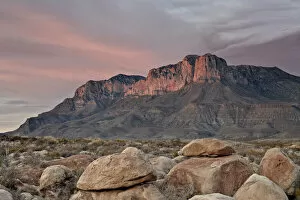 Images Dated 21st January 2012: Guadalupe Peak and El Capitan at sunset, Guadalupe Mountains National Park, Texas