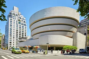 Guggenheim Museum of Modern and Contemporary Art by Architect Frank Lloyd Wright Guggenheim Museum of Modern and Contemporary Art by Architect Frank Lloyd Wright