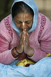 Images Dated 7th April 2012: Hare Krishna devotee praying, Vrindavan, Uttar Pradesh, India, Asia