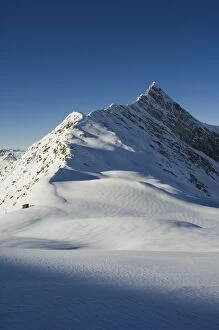 Images Dated 8th January 2000: Hintertux glacier, Mayrhofen ski resort, Zillertal Valley, Austrian Tyrol