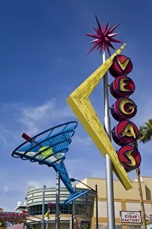 Images Dated 17th February 2010: Historic Oscars Martini neon sign on Fremont Street, Las Vegas, Nevada