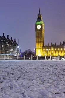 Images Dated 18th January 2013: Houses of Parliament and Big Ben in snow, Parliament Square, Westminster, London, England