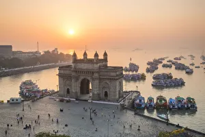 Maharashtra Gallery: India, Mumbai, Maharashtra, The Gateway of India, monument commemorating the landing