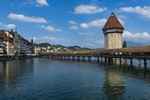 Kapellbrucke (Chapel Bridge), wooden footbridge, Lucerne, Switzerland, Europe Kapellbrucke (Chapel Bridge), wooden footbridge, Lucerne, Switzerland, Europe