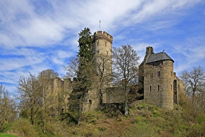 Kasselburg Castle near Pelm, Eifel, Rhineland-Palatinate, Germany, Europe Kasselburg Castle near Pelm, Eifel, Rhineland-Palatinate, Germany, Europe