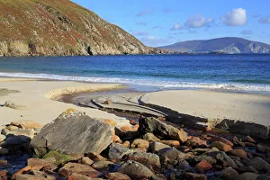 Tide Gallery: Keem Beach on Achill Island, County Mayo, Connaught (Connacht), Republic of Ireland, Europe