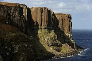 Images Dated 4th October 2010: Kilt Rock, famous basaltic cliff near Staffin, Isle of Skye, Inner Hebrides