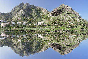 La Encantadora reservoir, near Vallehermoso, La Gomera, Canary Islands, Spain, Europe La Encantadora reservoir, near Vallehermoso, La Gomera, Canary Islands, Spain, Europe