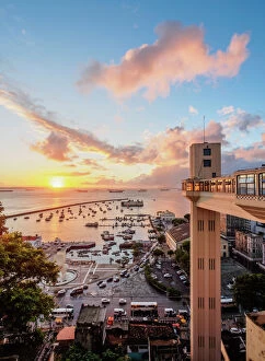 Brazil Gallery: Lacerda Elevator at sunset, Salvador, State of Bahia, Brazil, South America
