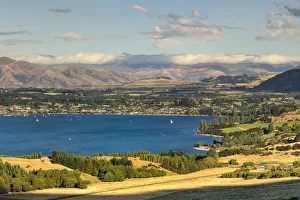 Lake Wanaka in the evening, Otago, South Island, New Zealand, Pacific Lake Wanaka in the evening, Otago, South Island, New Zealand, Pacific