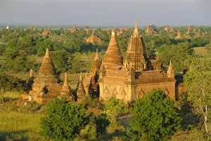 Rangoon Collection: Landscape of ancient temples and pagodas, Bagan (Pagan), Myanmar (Burma)