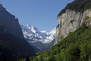 Images Dated 5th June 2010: Lauterbrunnen Falls, Lauterbrunnen Valley, Bernese Oberland, Swiss Alps