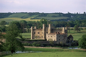 Leeds Castle, Kent, England, United Kingdom, Europe Leeds Castle, Kent, England, United Kingdom, Europe