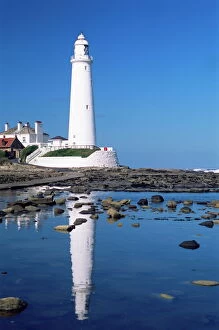 Warning Gallery: Lighthouse, St. Marys Island, Whitley Bay, Tyne and Wear, England