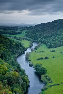 Images Dated 10th October 2011: Looking down on the River Wye from Symonds Yat rock, Herefordshire, England, United Kingdom, Europe