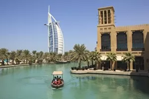 Images Dated 18th September 2009: Madinat Jumeirah and Burj Al Arab Hotels, Jumeirah Beach, Dubai, United Arab Emirates