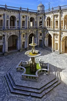 Estremadura Gallery: Main cloister and fountain, Castle and Convent of the Order of Christ (Convento do Cristo